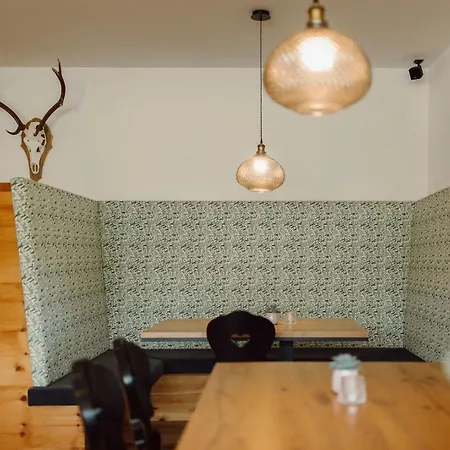 Pensión Rohrmooser Schloessl 4*