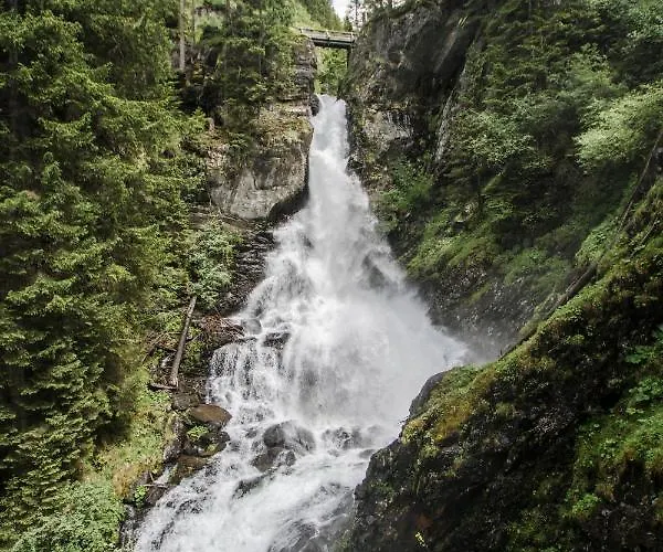 罗尔莫泽施洛斯旅馆 斯拉德明