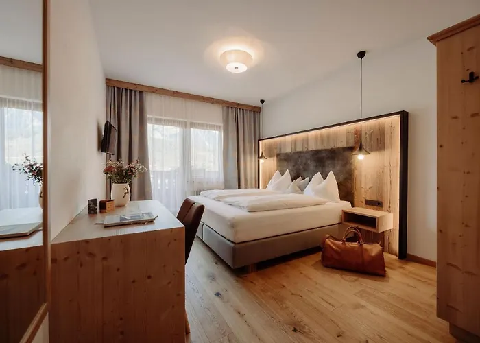 罗尔莫泽施洛斯旅馆 斯拉德明